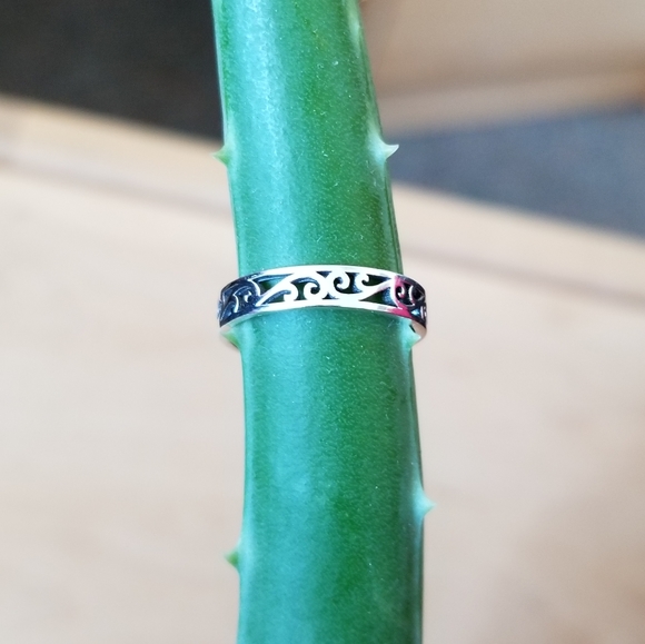 Whimsical Swirl Sterling Band - Picture 2 of 6